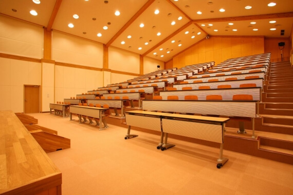 木造建築の施工事例：秋田県立衛生看護学院 共用棟 2枚目