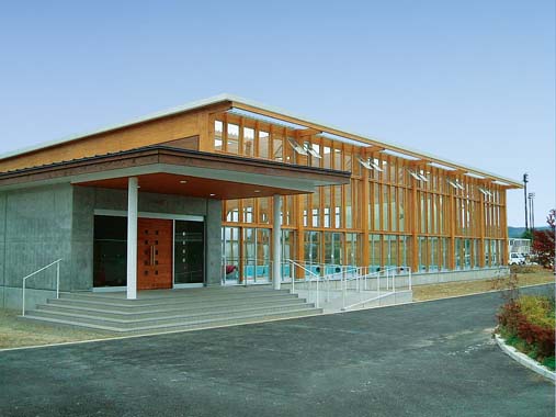 木造建築の施工事例：一関市立大東中学校 1枚目