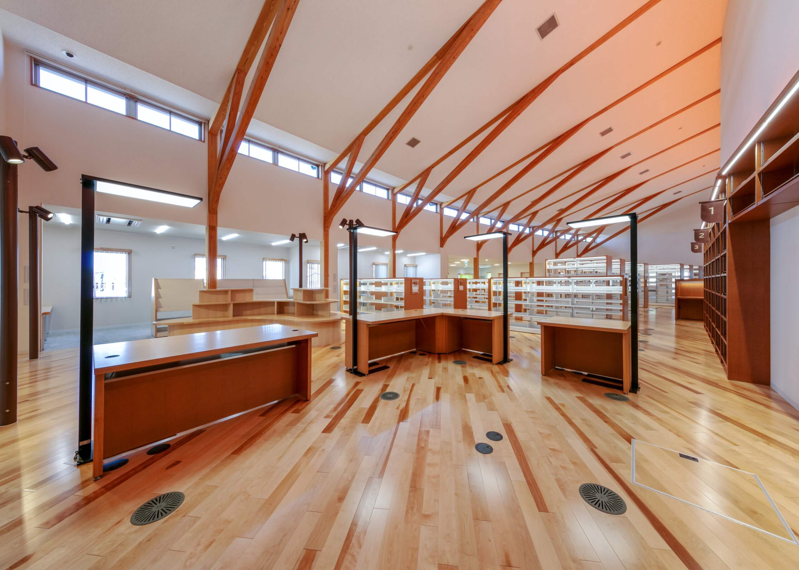 木造建築の施工事例：本と歴史の交流館イコット 2枚目